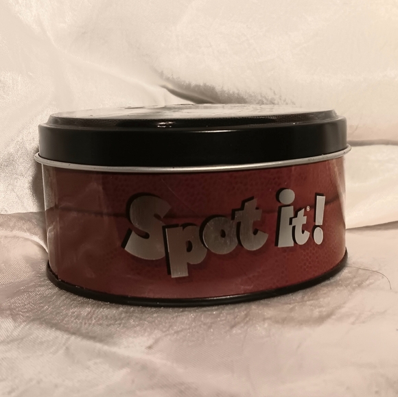 Masterpieces Seattle Seahawks NFL Spot It! Game - Picture 3 of 3